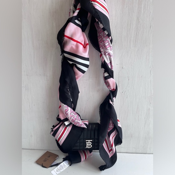 BURBERRY Heritage Scarf and Wallet Bundle - Picture 8 of 14